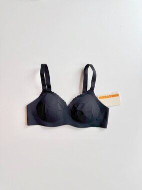 NWT KNIXTEEN Black Bra Boss Scalloped Seamless Bra, Size M